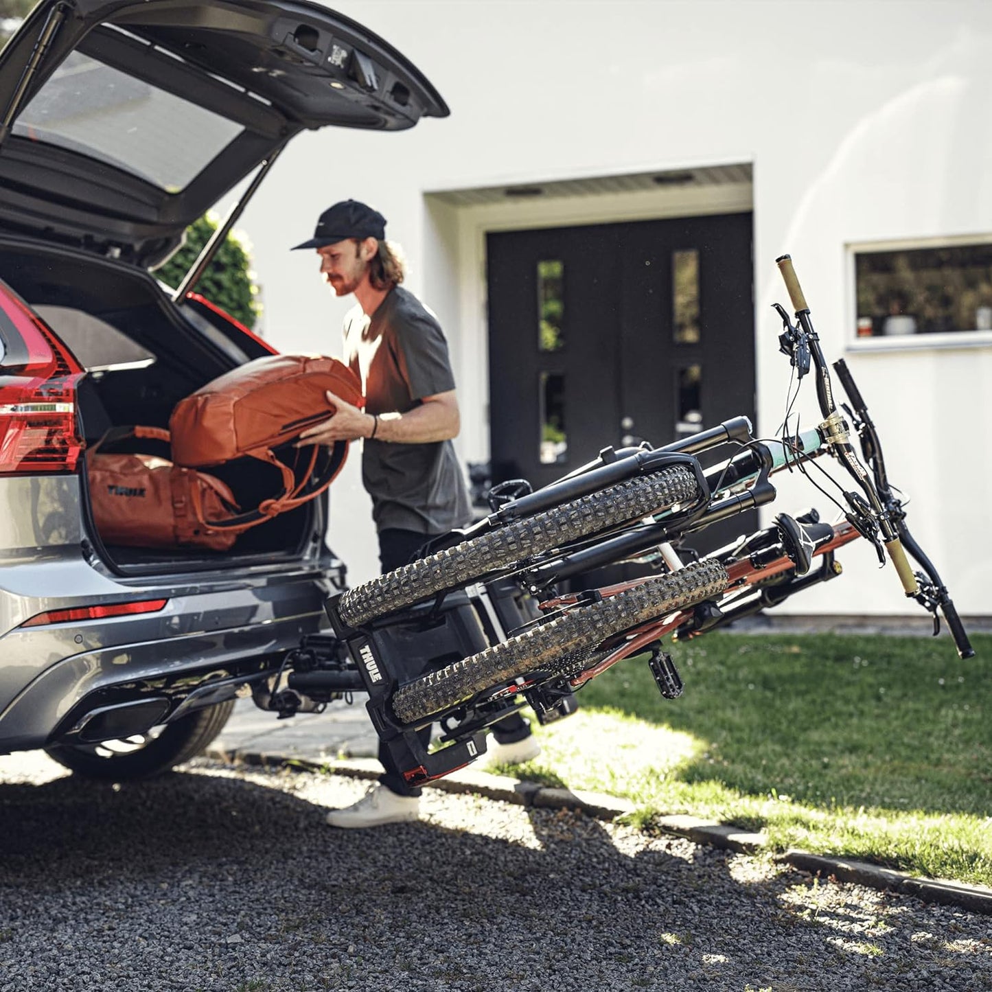 Thule Fahrradträger für Anhängerkupplung – Max. 2 Fahrräder, Klappbar, Für E-Bikes, 60 kg, Robustes Aluminium-Design
